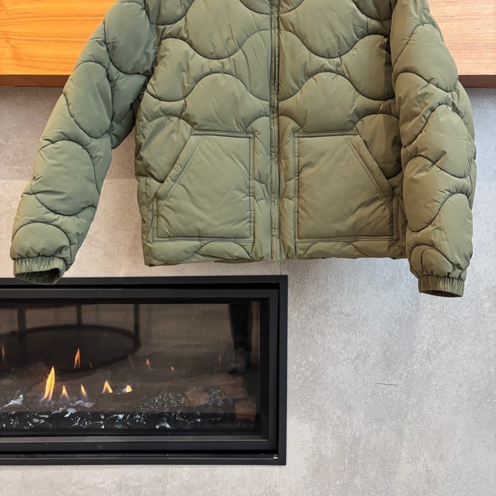 NWOT GAP Relaxed Quilted Nylon Jacket, Size S - Picture 7 of 14
